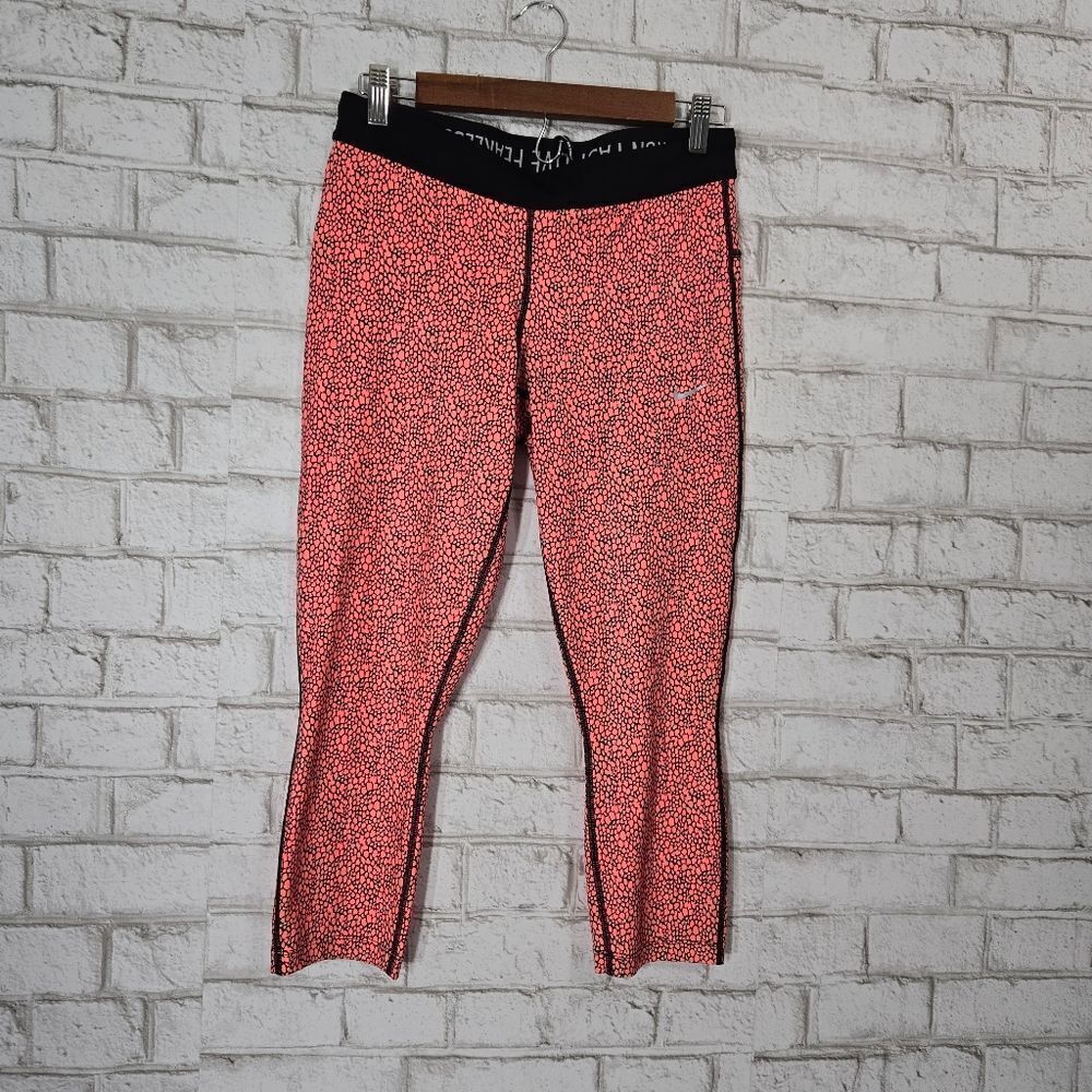 Nike Coral Pink Printed Capri Leggings with Black Waistband